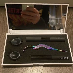 Lashify control kit in white. Including all the extras I purchased with the kit!